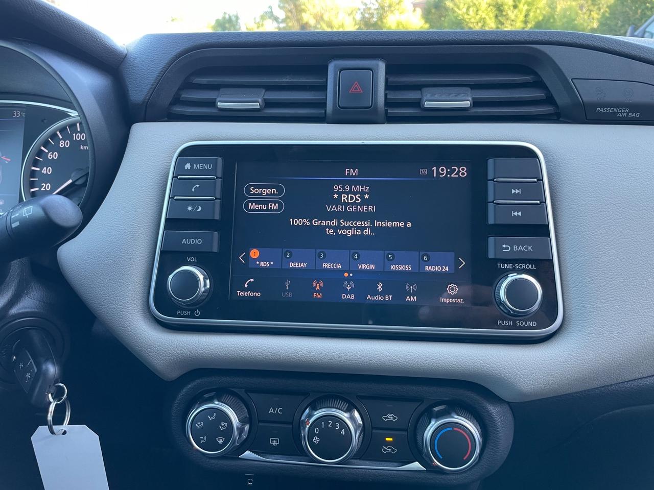 Nissan Micra IG-T 100 5 porte N-Connecta