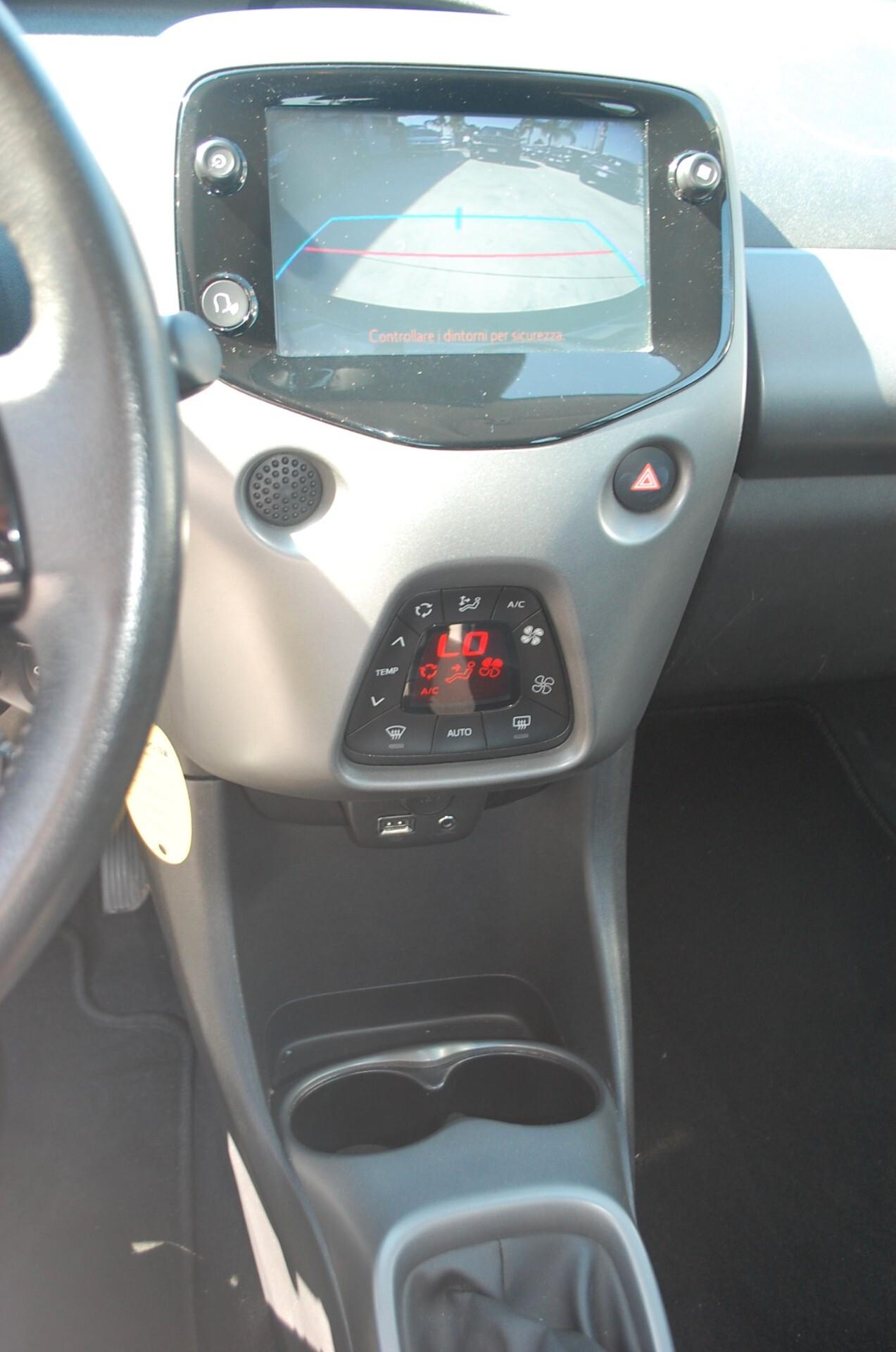 Toyota Aygo 1.0 Connect X-Play 72CV Uff Italy Led USB Bluetoot