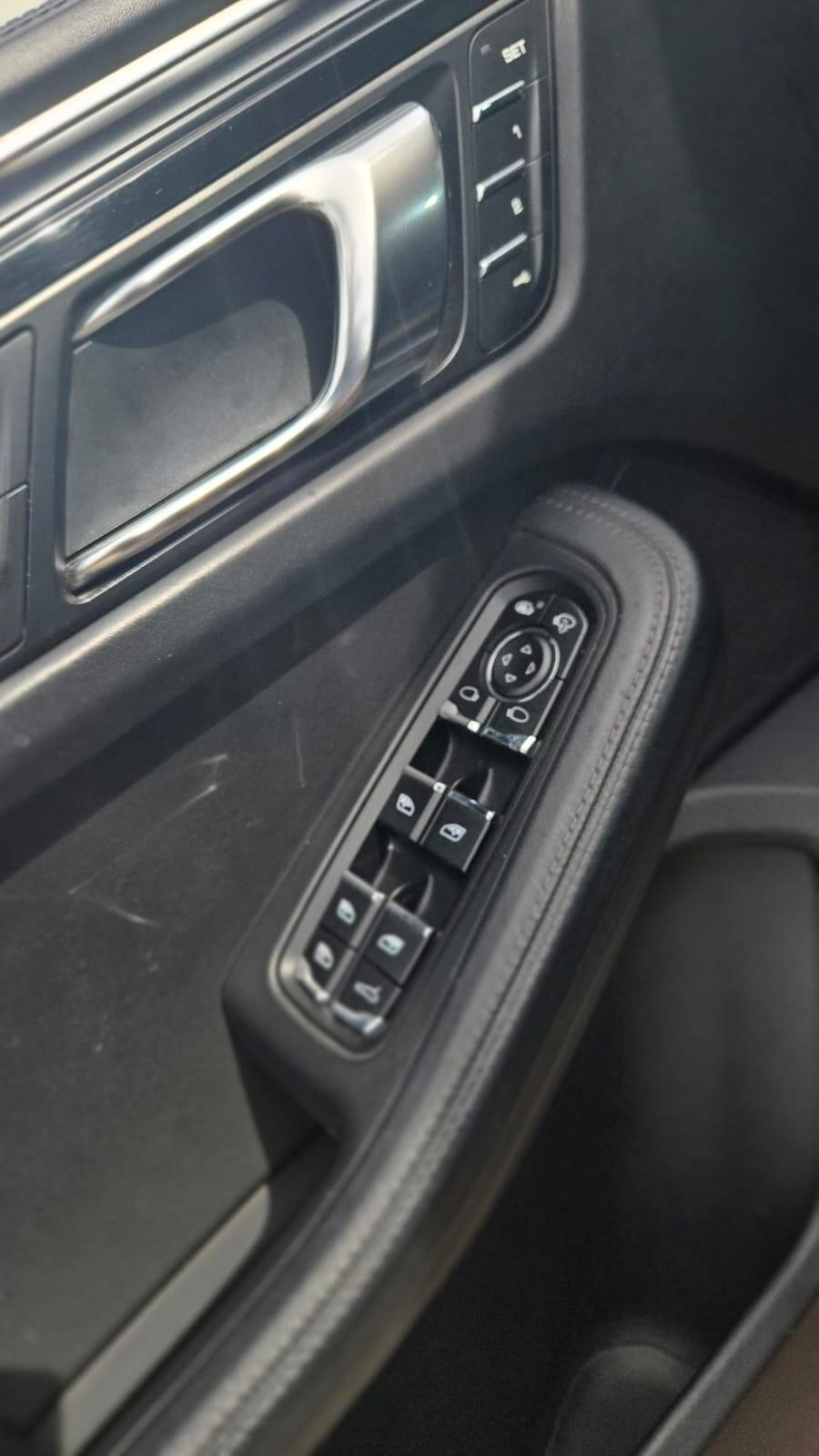 Porsche Macan 3.0d S 250cv pdk Uff Italy Pelle Tetto Navi lega