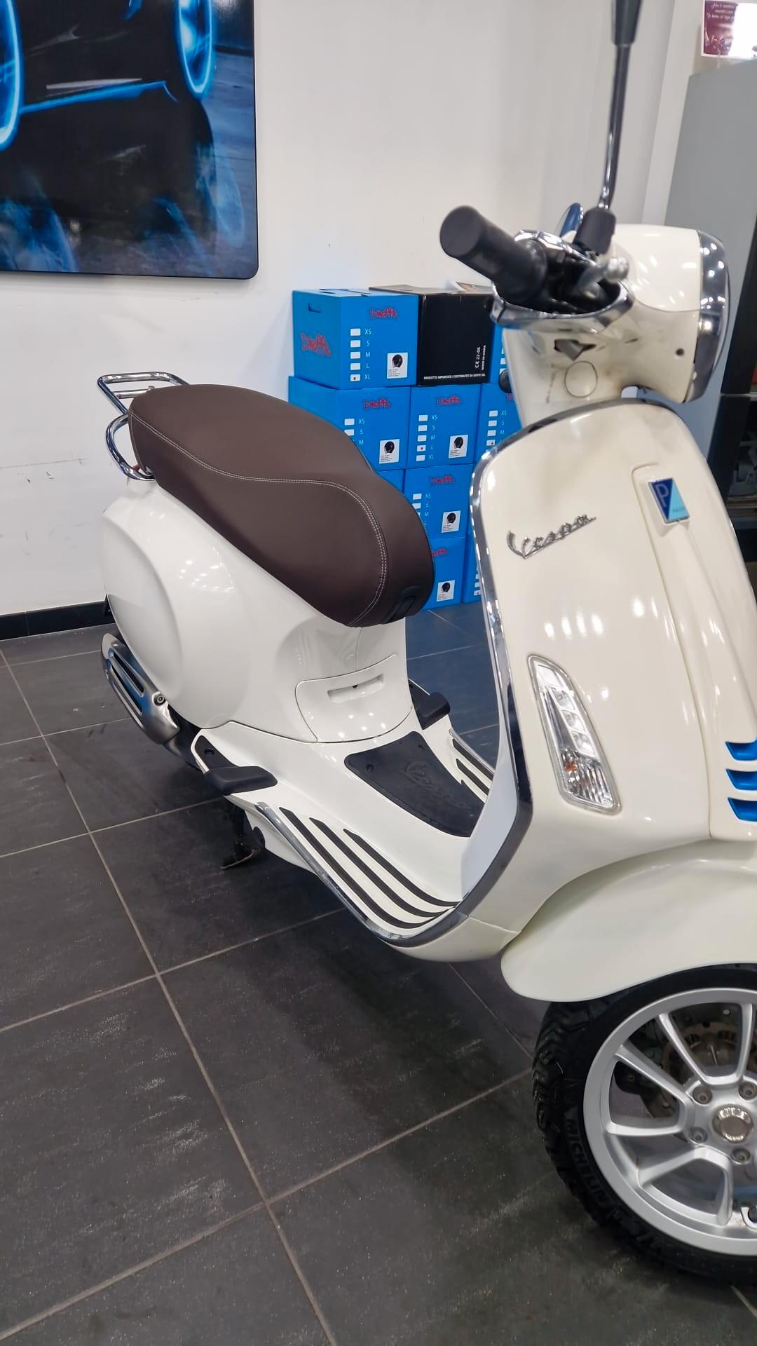 Piaggio Vespa 125 Primavera