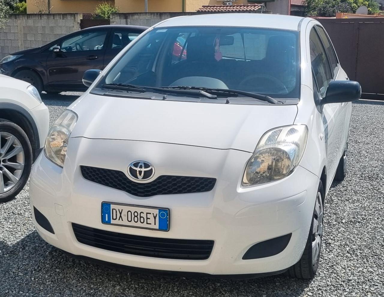 Toyota Yaris 1.0 5 porte Now