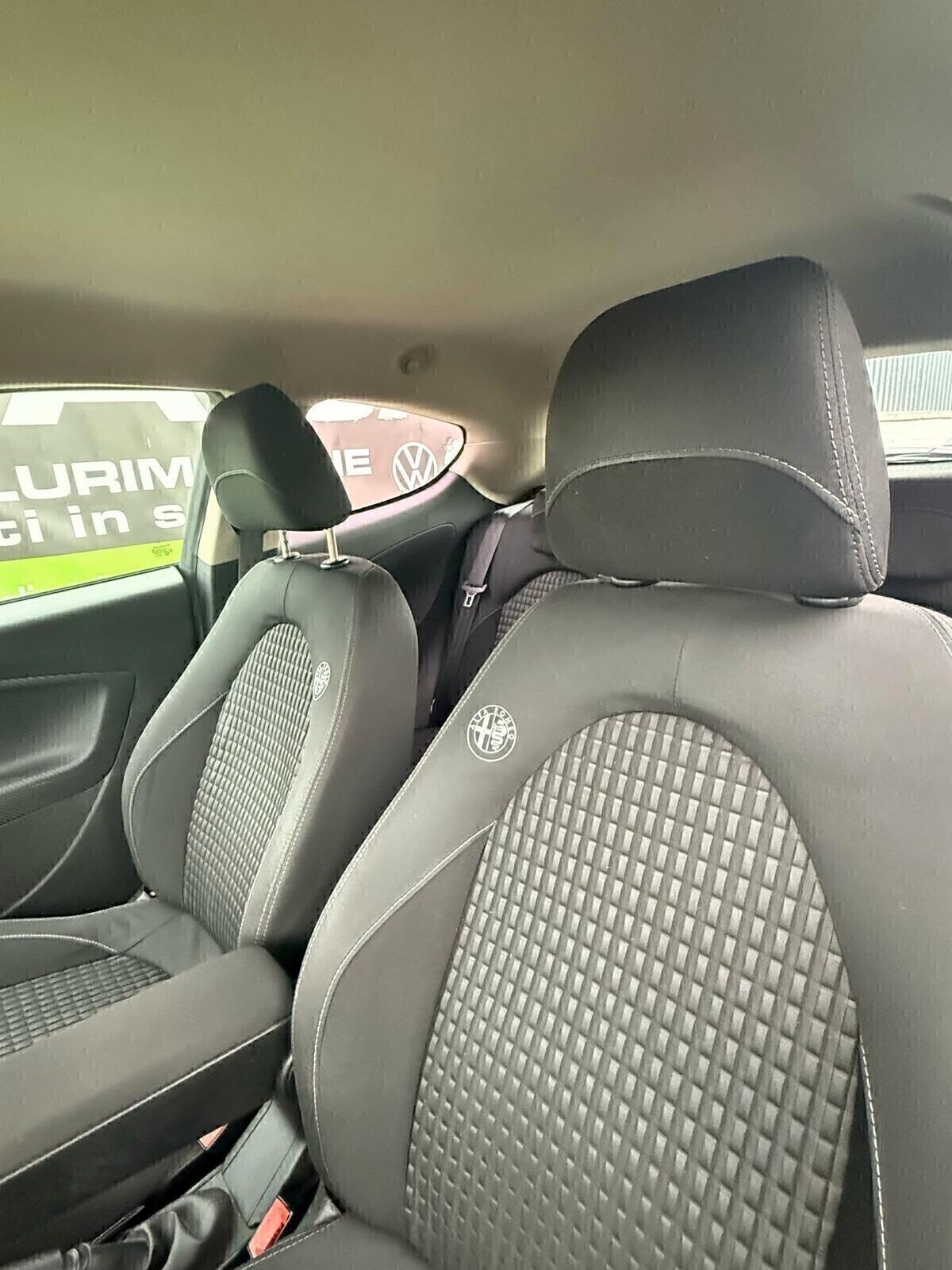 Alfa Romeo MiTo 1.3 JTDm-2 95 CV S&S Distinctive Sport Pack