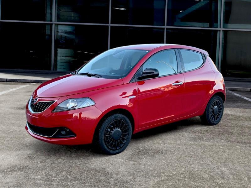 Lancia Ypsilon 5 Porte 1.0 hybrid Gold s&s 70cv ADATTA NEOPATENTATI