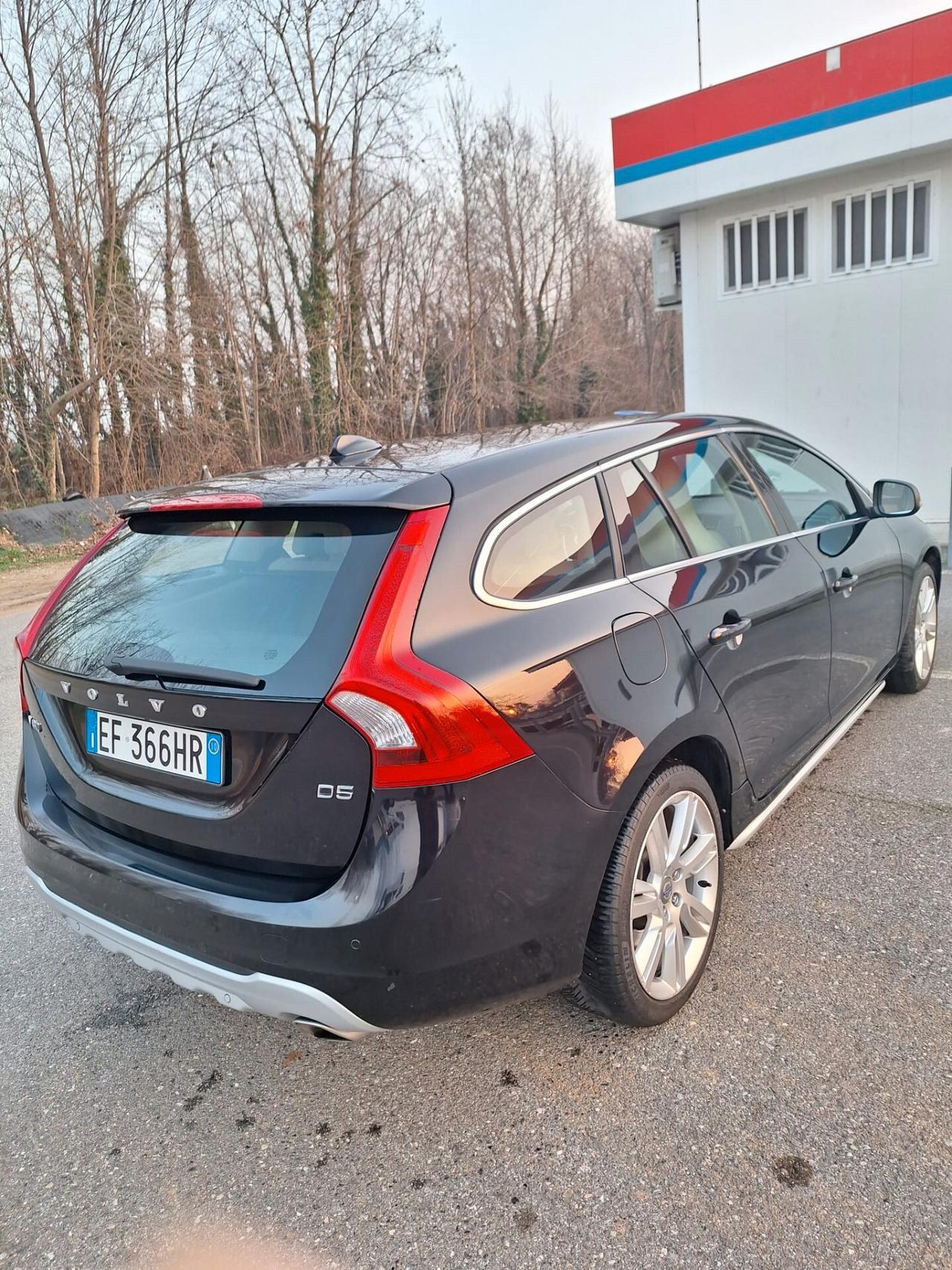 Volvo V60 D5 Geartronic Momentum