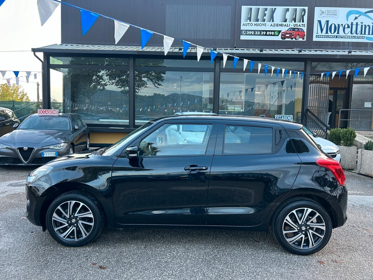 " UNA CHICCA " Suzuki Swift 1.2 Hybrid Top