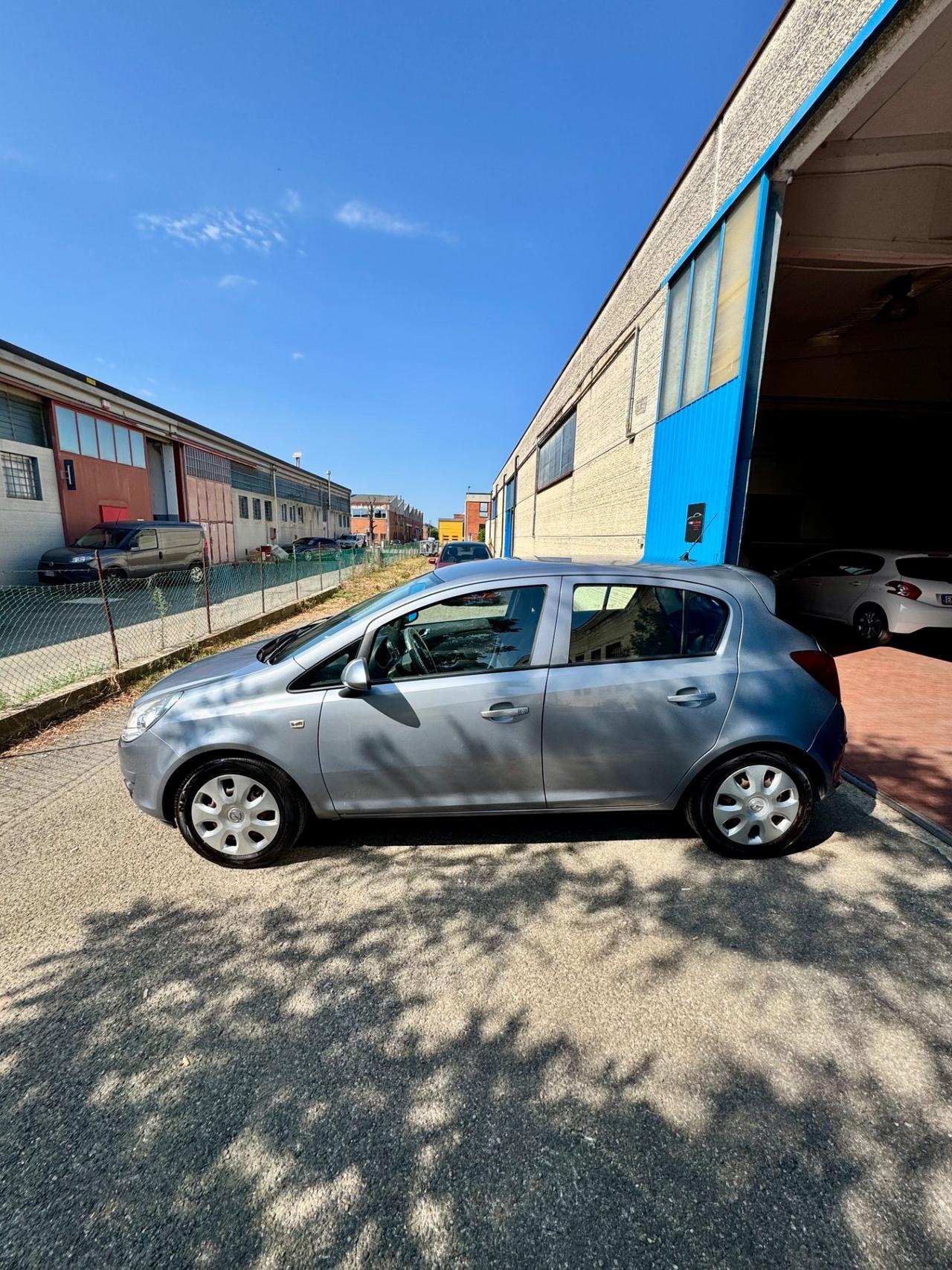 Opel Corsa 1.2 5 porte Easytronic Cosmo