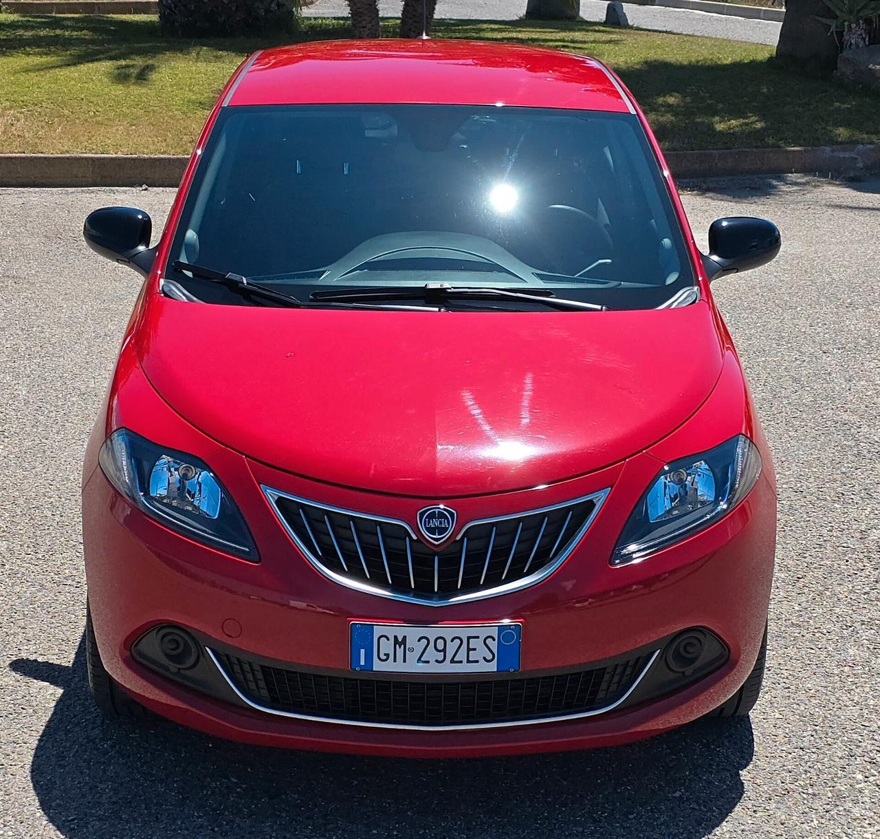 Lancia Ypsilon 1.0 FireFly 5 porte S&S Hybrid Ecochic Silver