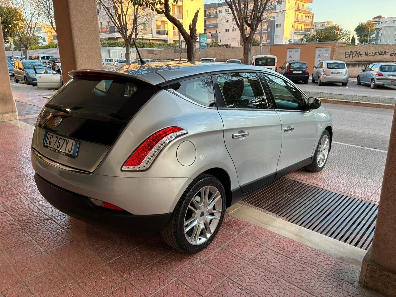 Lancia Delta 1.6 MJT 120cv perfetta-2011