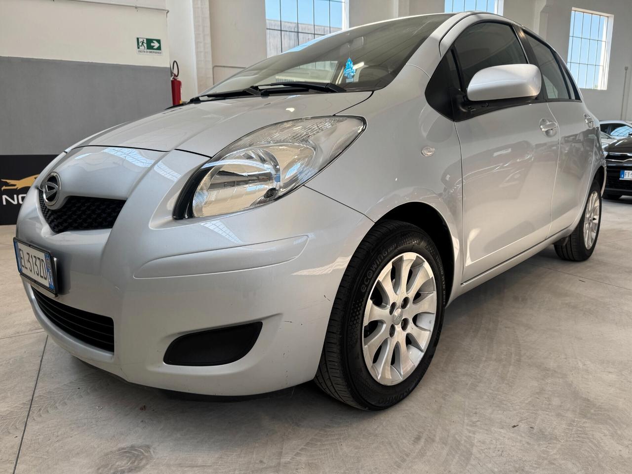 Daihatsu Charade 1.3 B You Five TOYOTA YARIS