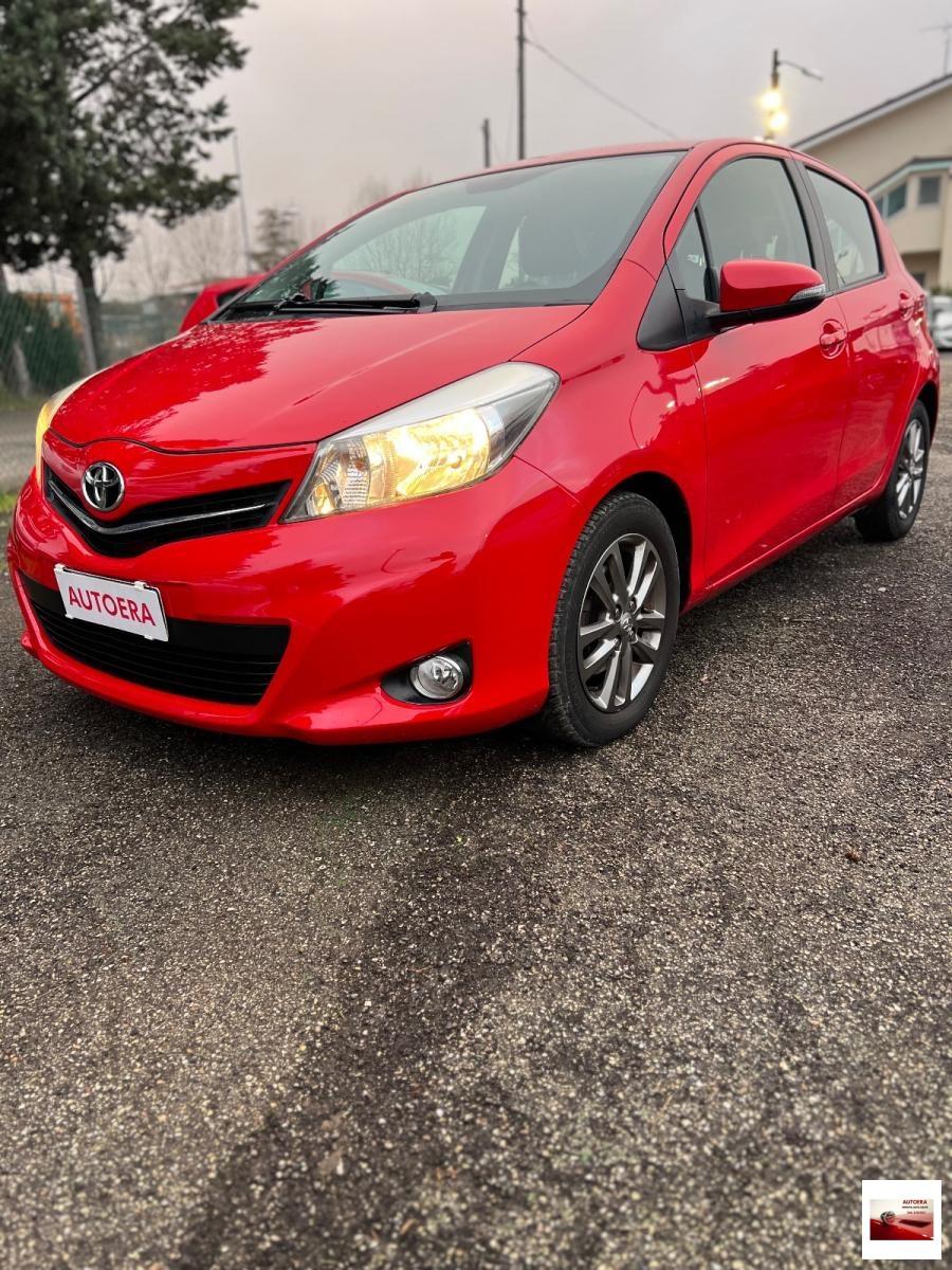TOYOTA - Yaris - 1.4 D-4D 5p. Lounge