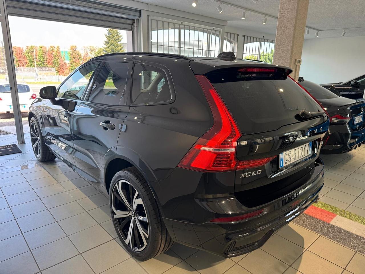 Volvo XC 60 XC60 B4 (d) AWD automatico Plus Dark