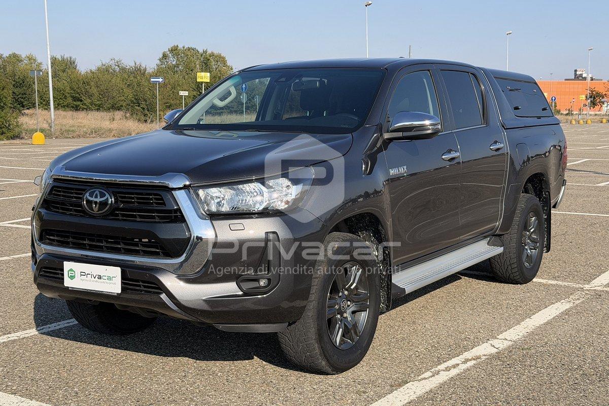 TOYOTA Hilux 2.8 D 4WD 4 porte Double Cab Lounge
