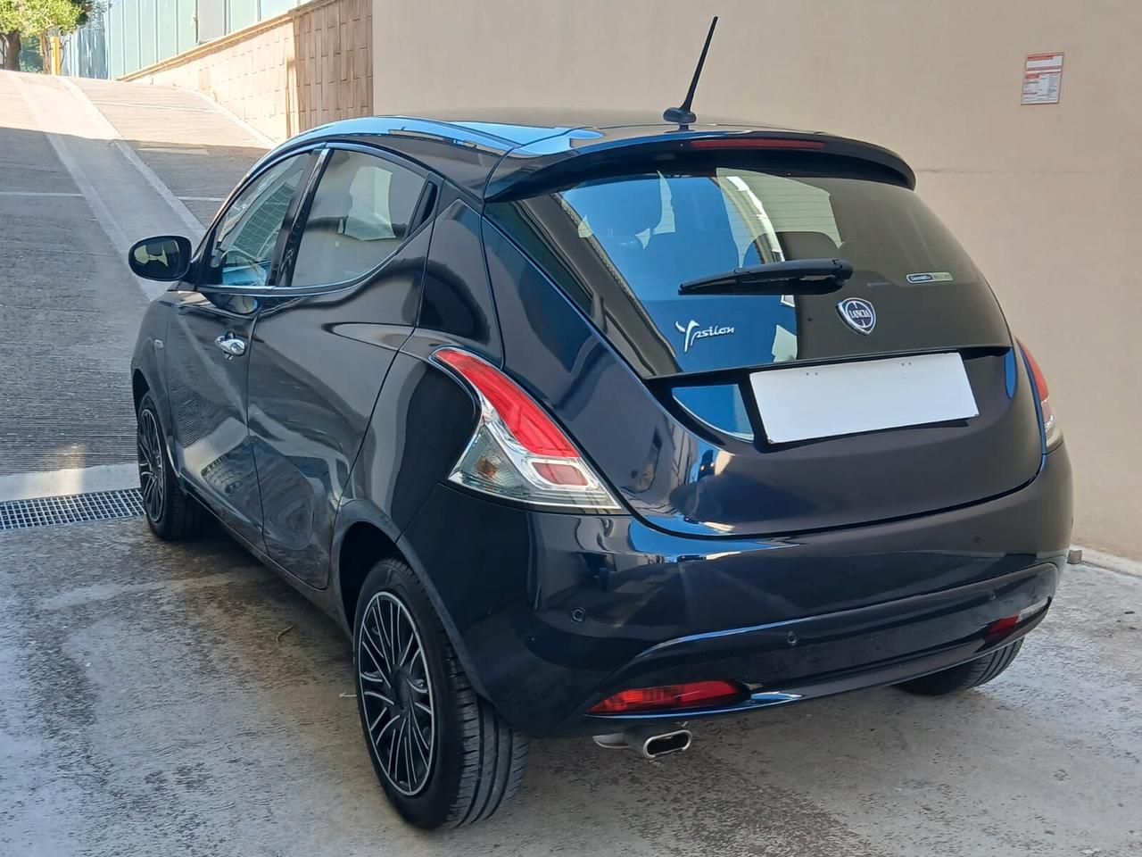 Lancia Ypsilon 1.2 69 CV 5 porte S&S Gold