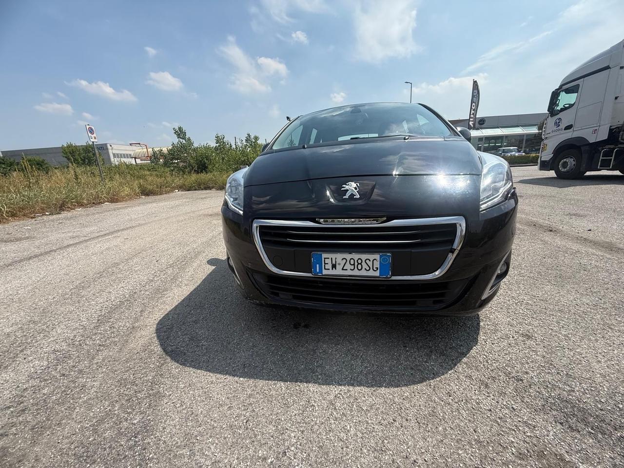 Peugeot 5008 1.6 HDi 115CV Business