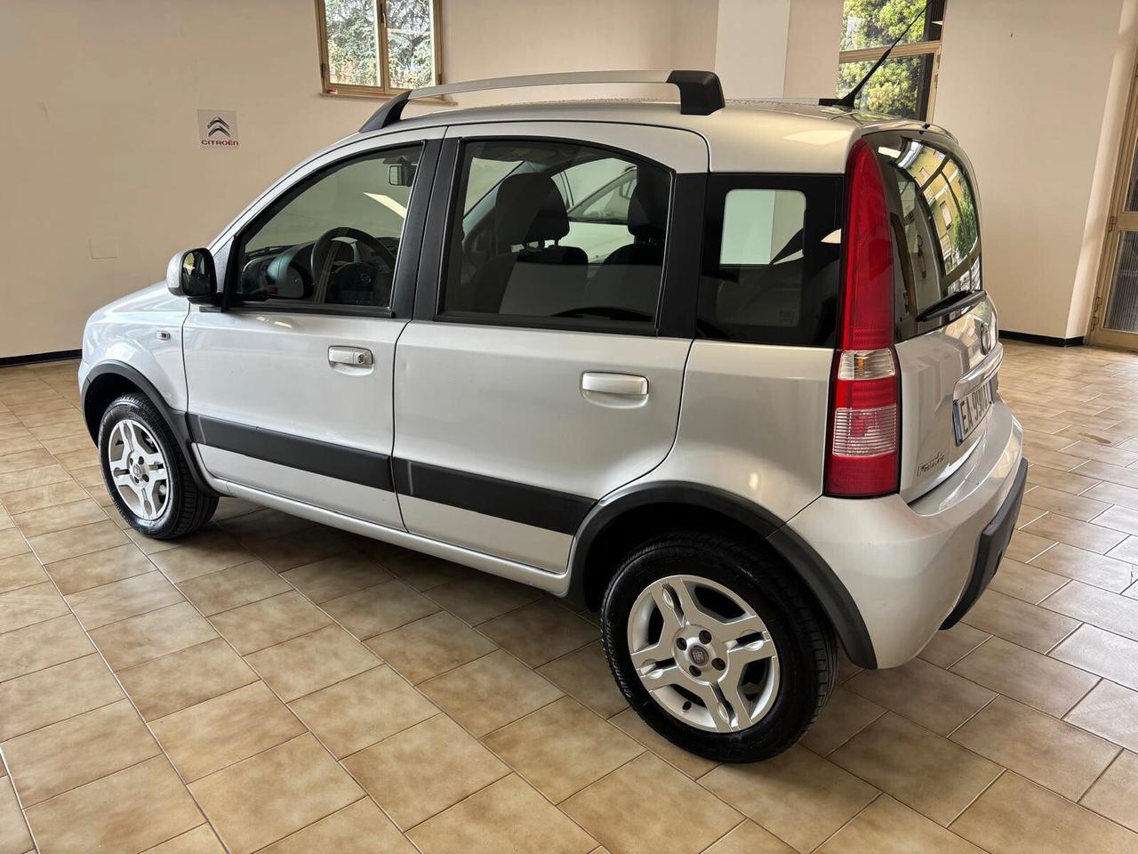 FIAT PANDA ANNO 2010 BZ METANO ADATTA NEOPATENTATI KM 246 MILS