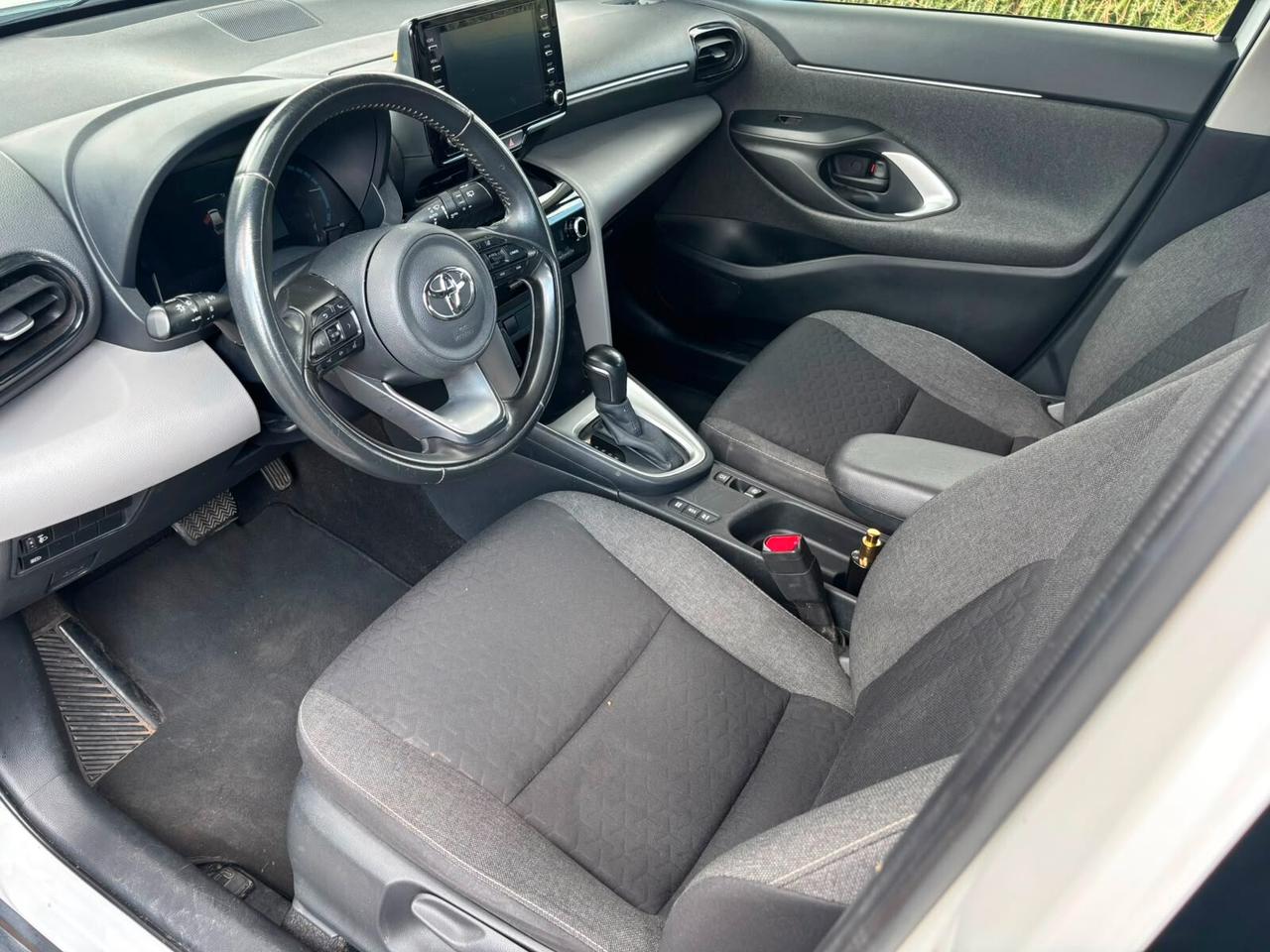 Toyota Yaris Cross 1.5 Hybrid 5p. E-CVT Business