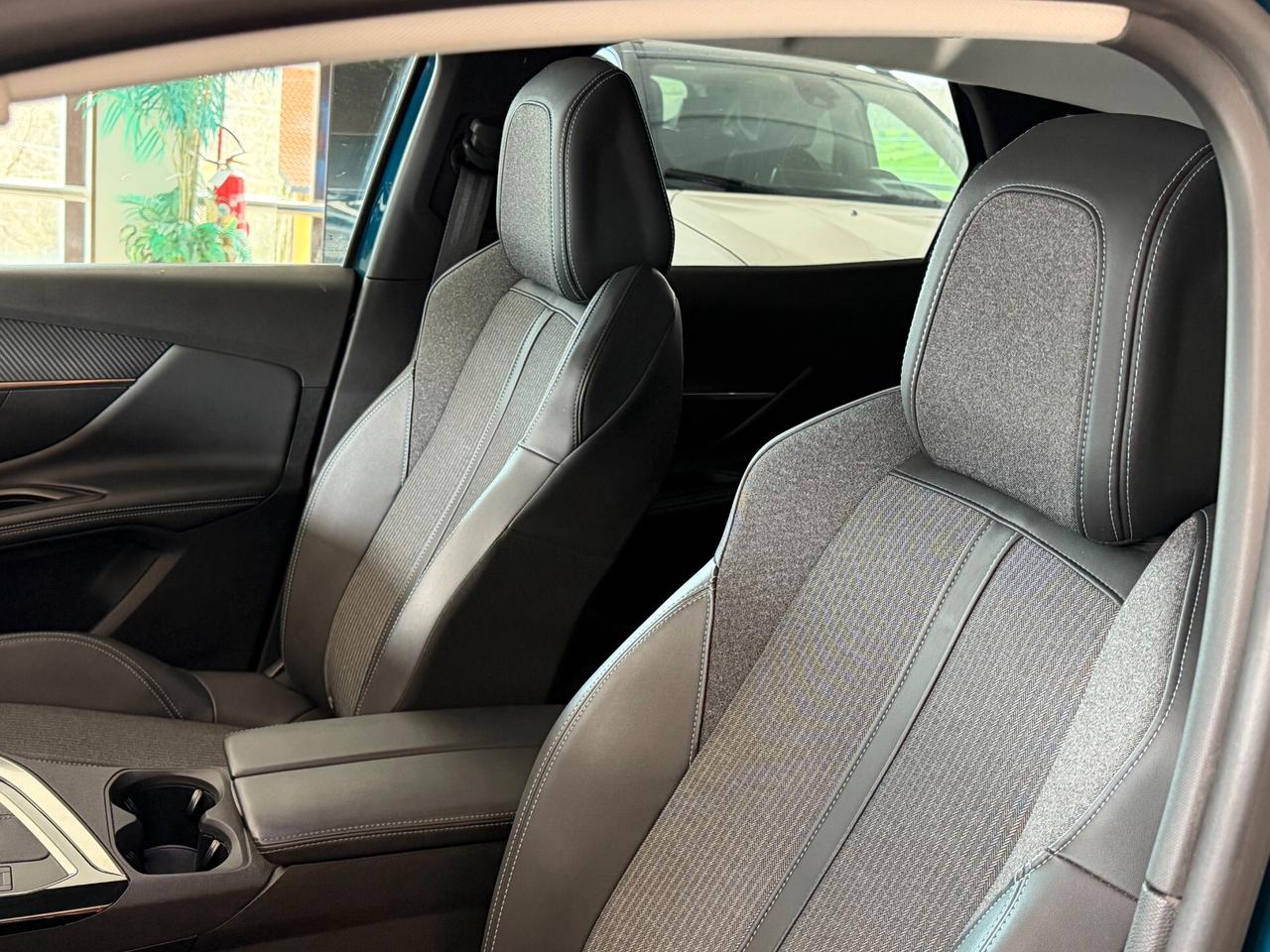 Peugeot 3008 1.5 BLUEHDI 130 cv. ALLURE (Nav)