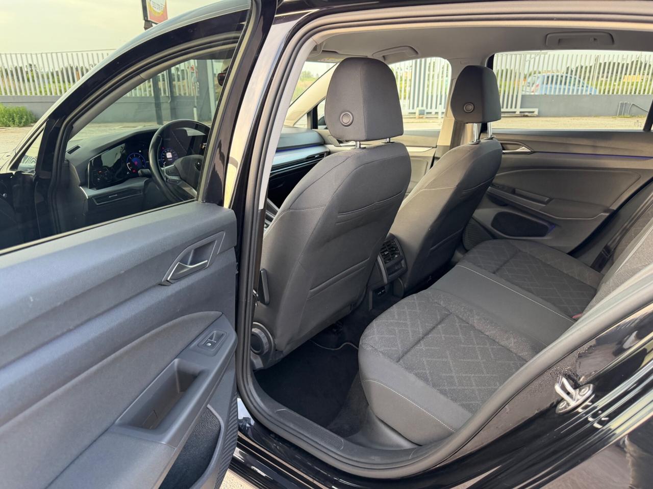 VOLKSWAGEN GOLF 2.0 TDI 115 CV DSG FULL LED MY22
