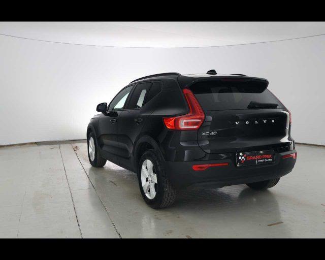 VOLVO XC40 T2 Momentum Core