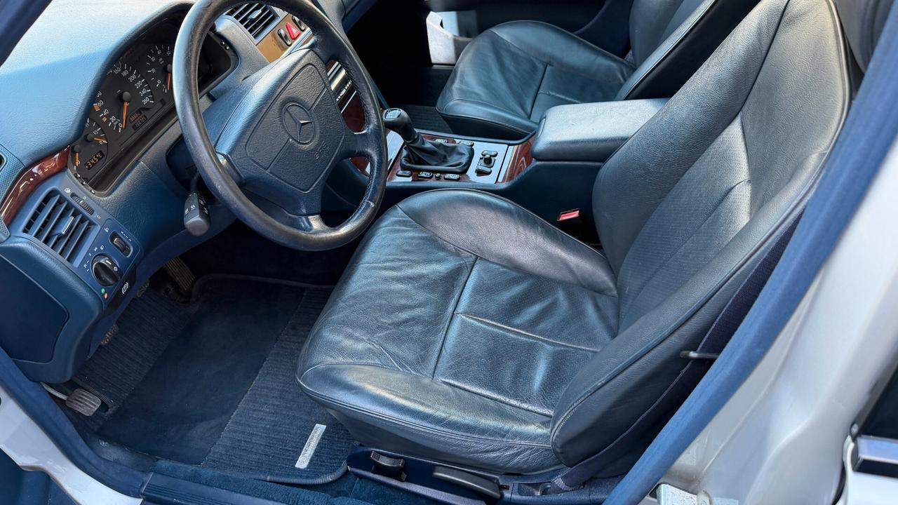 Mercedes-benz E 200 cat Elegance
