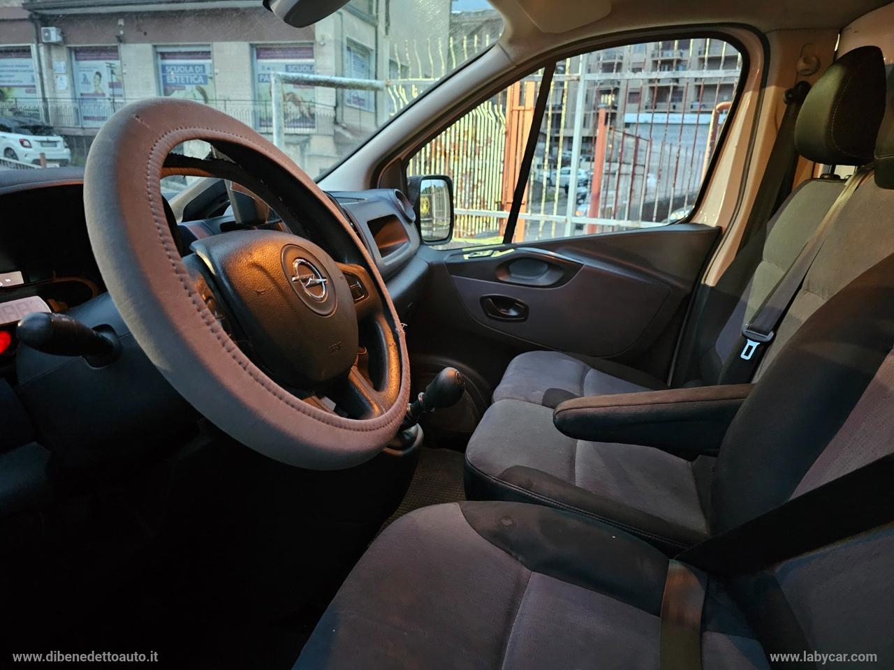 Vivaro 29 1.6 BiT. EcoF. PC-TN Furg. Ed.