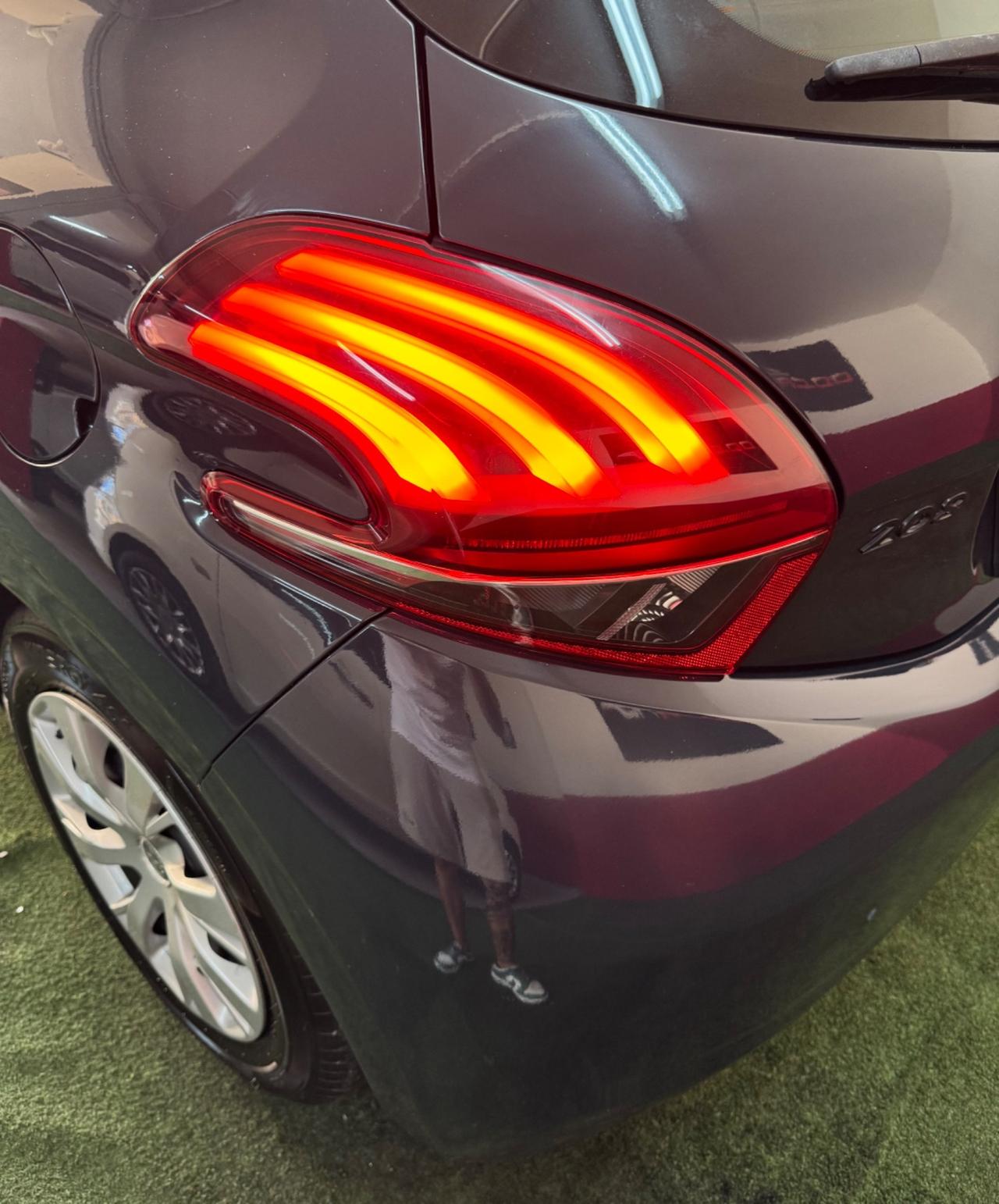 Peugeot 208 5 porte Access 110000 CHILOMETRI