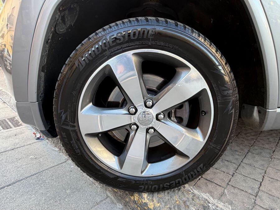 jeep grand cherokee 3.0 mjet overland certificata