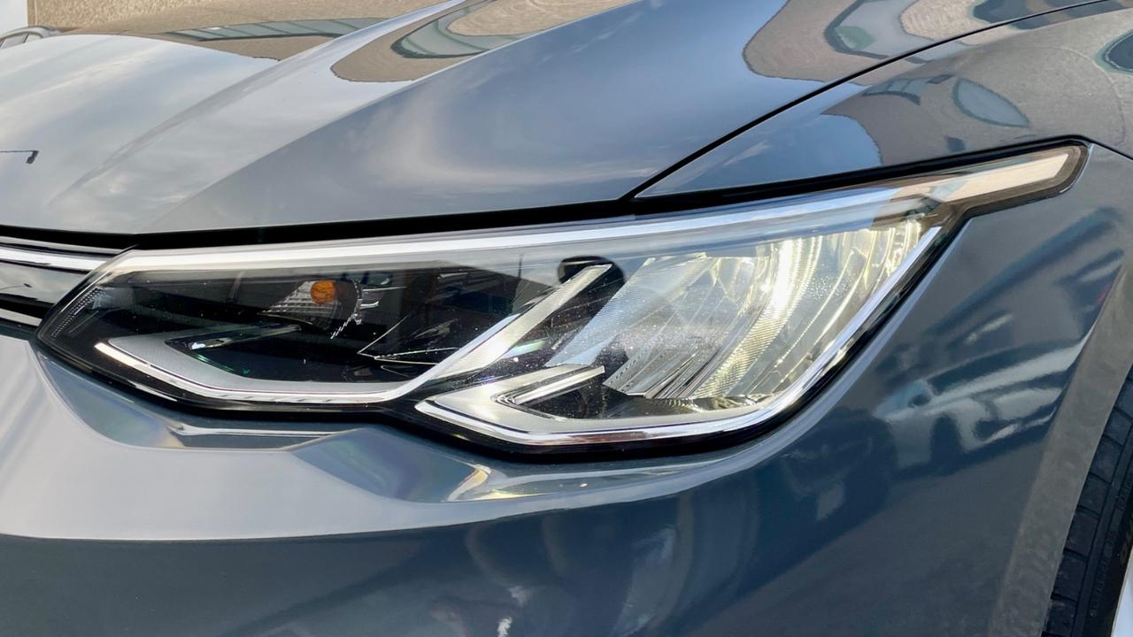VOLKSWAGEN GOLF VARIANT 2.0 TDI SCR STYLE - FULL LED, NEOPATENTATI