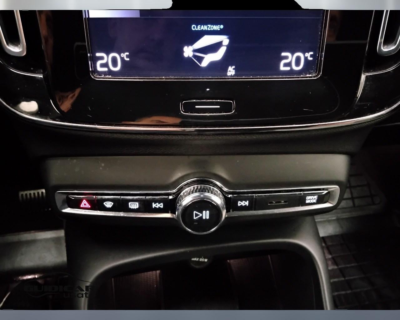 VOLVO XC40 2023 - XC40 1.5 t5 recharge phev Core auto