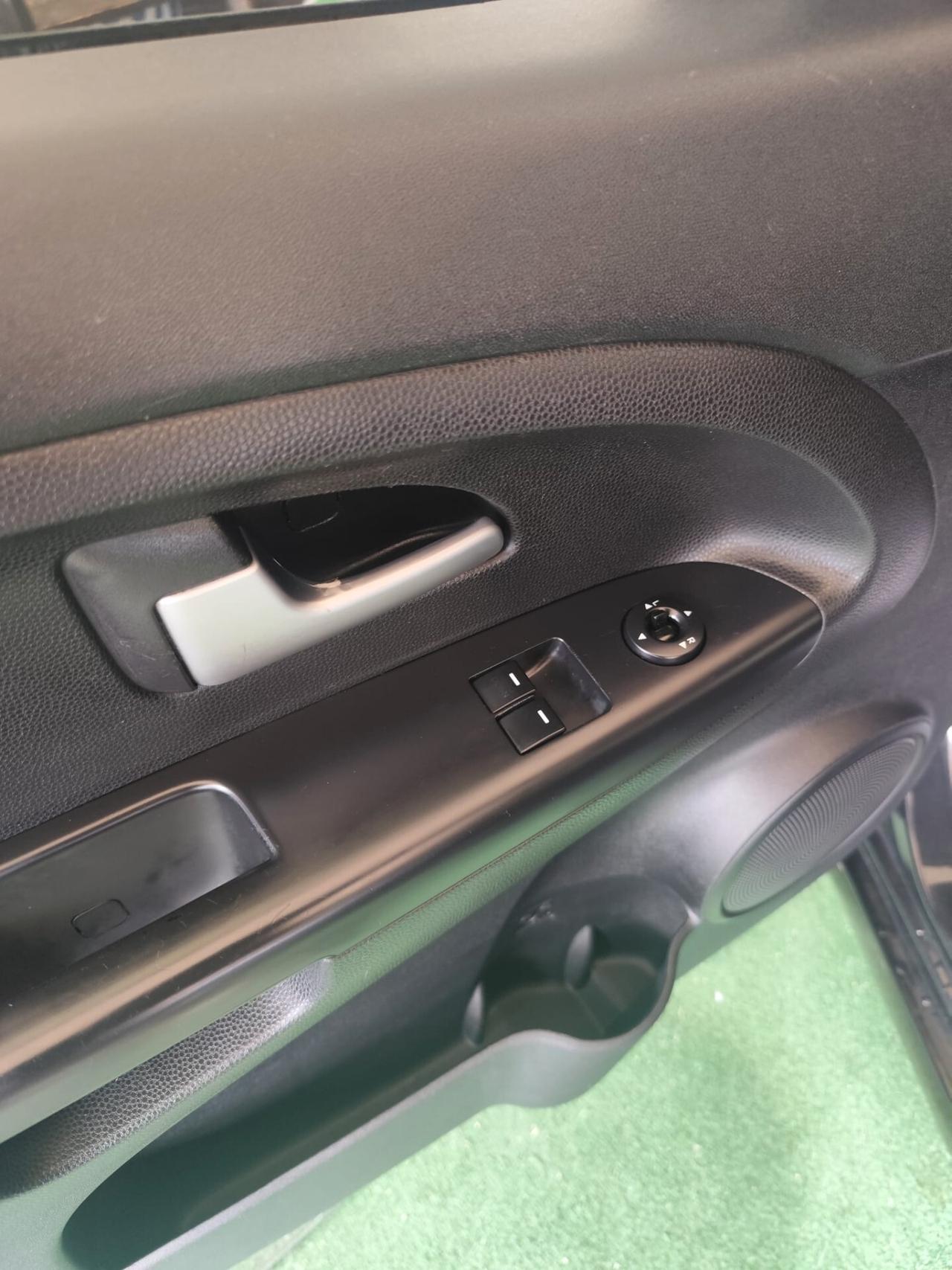 Kia Venga 1.4 CRDi 90CV CROSSOVER