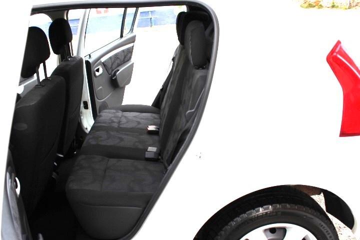 Dacia Sandero 1.2 16V Lauréate NEOPATENTATI CLIMATIZZATA PNEUMATICI MICHELINE ALPIN