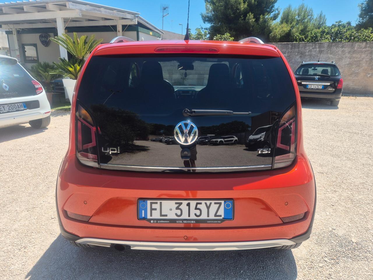 Volkswagen up! Cross up!