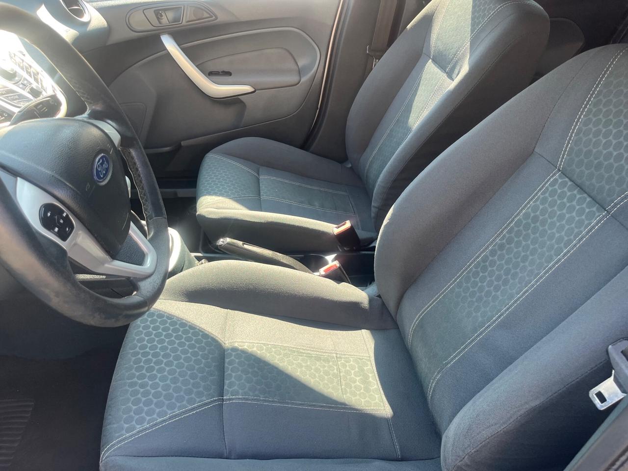 Ford Fiesta 1.4 TDCi 5p. Titanium