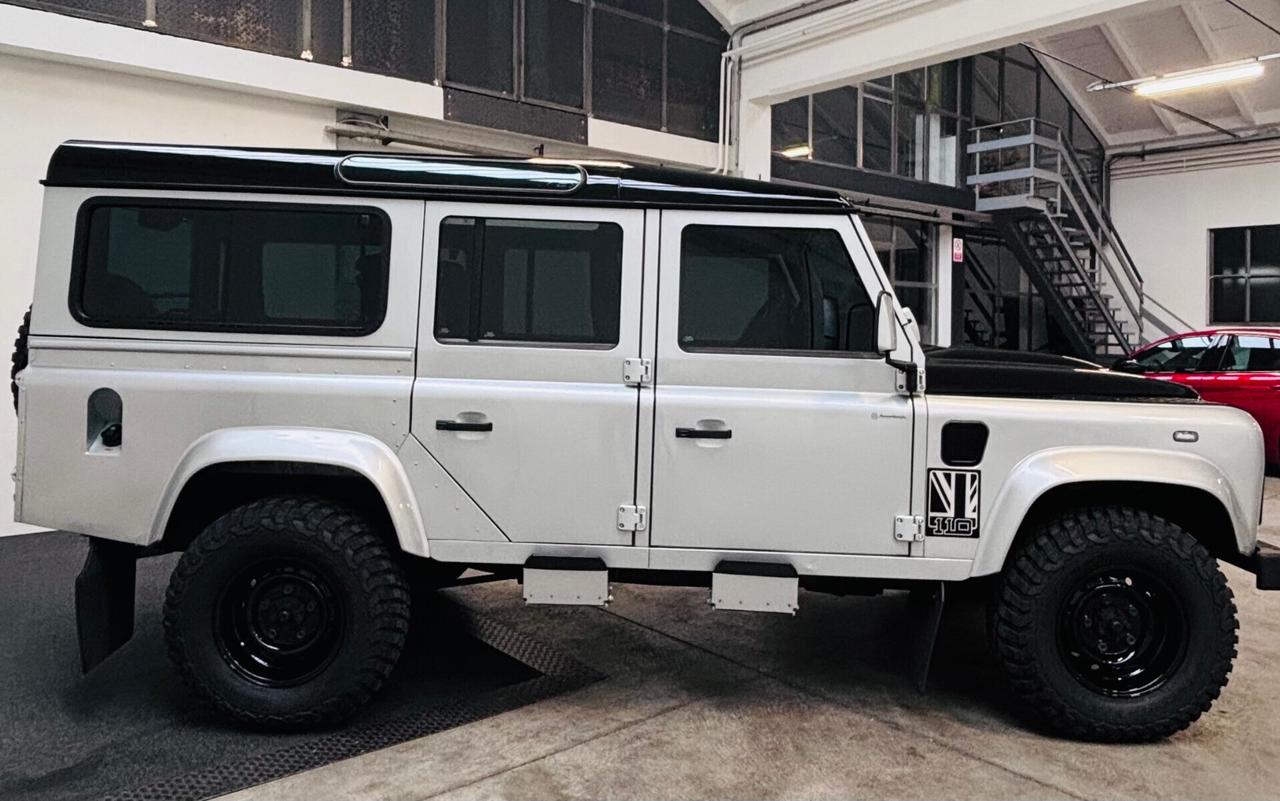 Land Rover Defender 110 (2009) – Edizione Custom Silver & Black