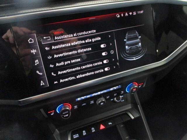 Audi Q3 SUV (35) Blackline 2.0 TDI 150CV S-Tronic