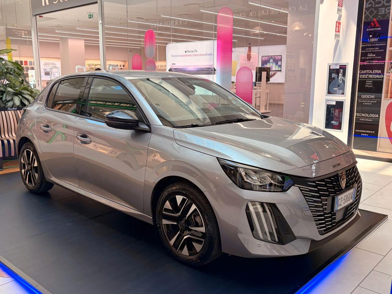 Peugeot 208 PureTech 100 Stop&Start 5 porte2