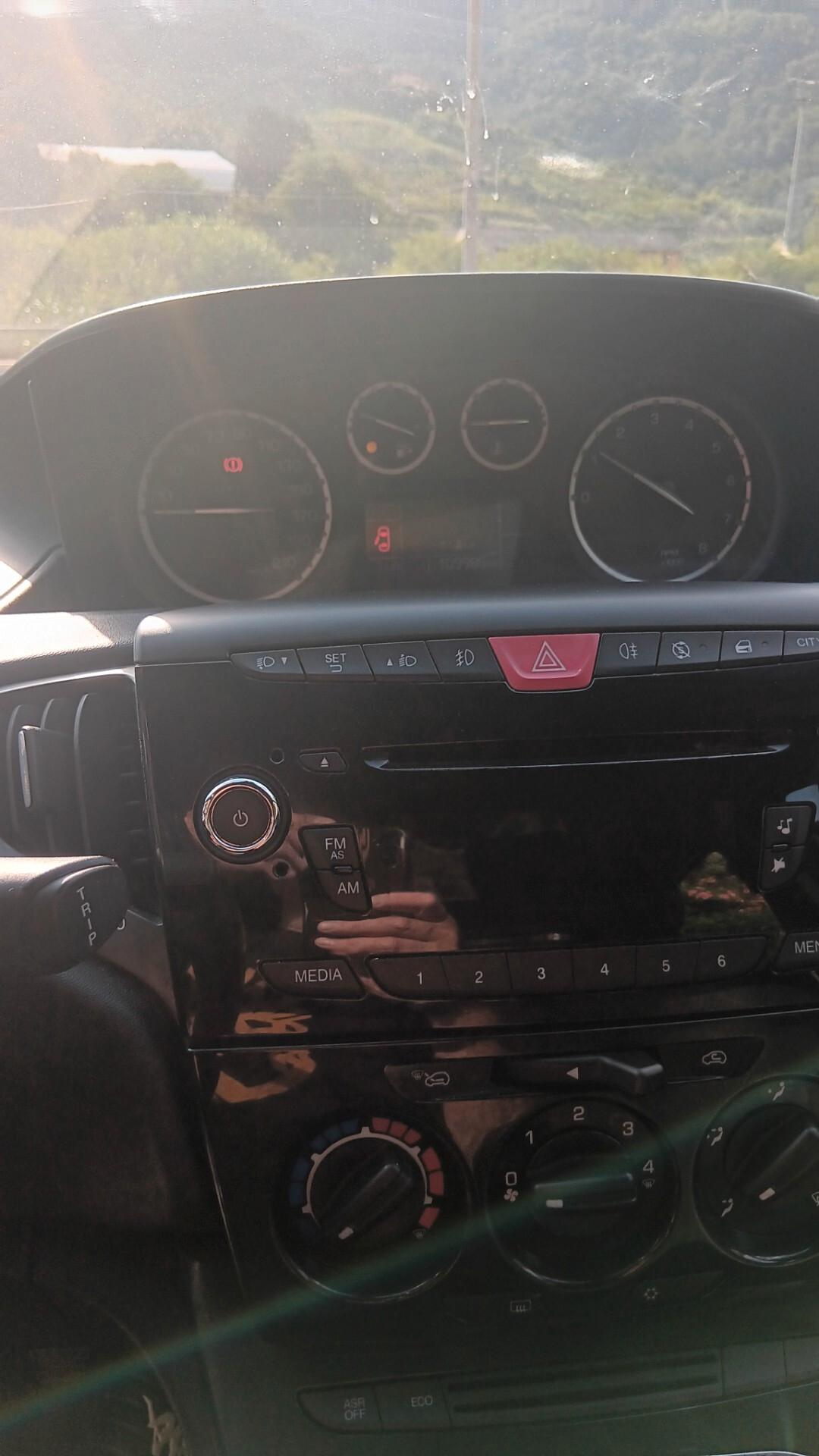Lancia Ypsilon 0.9 TwinAir 85 CV 5 porte S&S Platinum