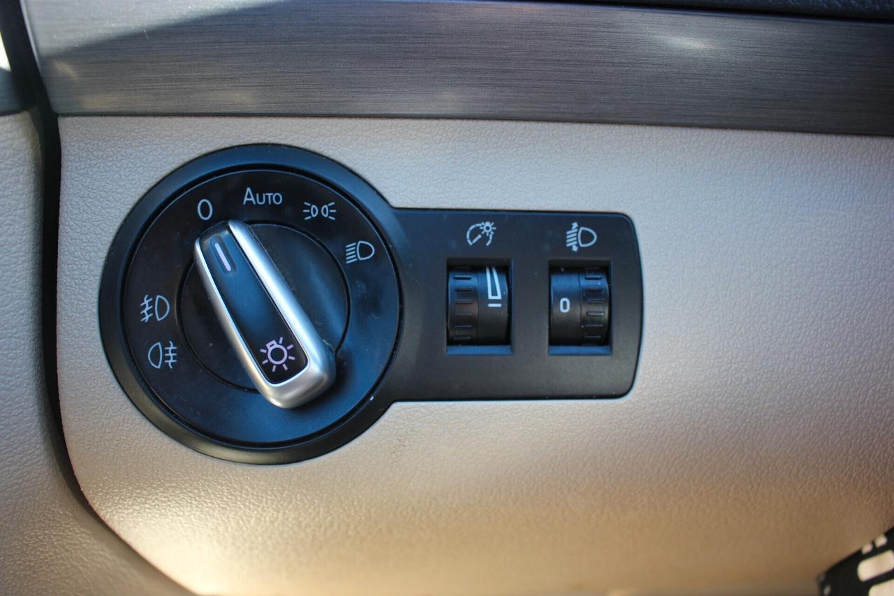 Volkswagen Touran 1.6 TDI 7 POSTI REALI AUTOMATICA