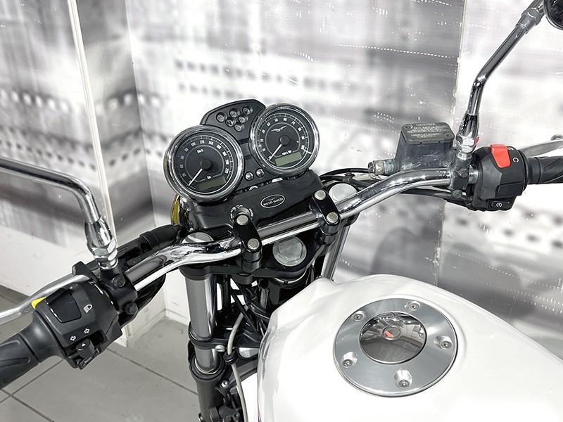 Moto Guzzi V7 Classic 750