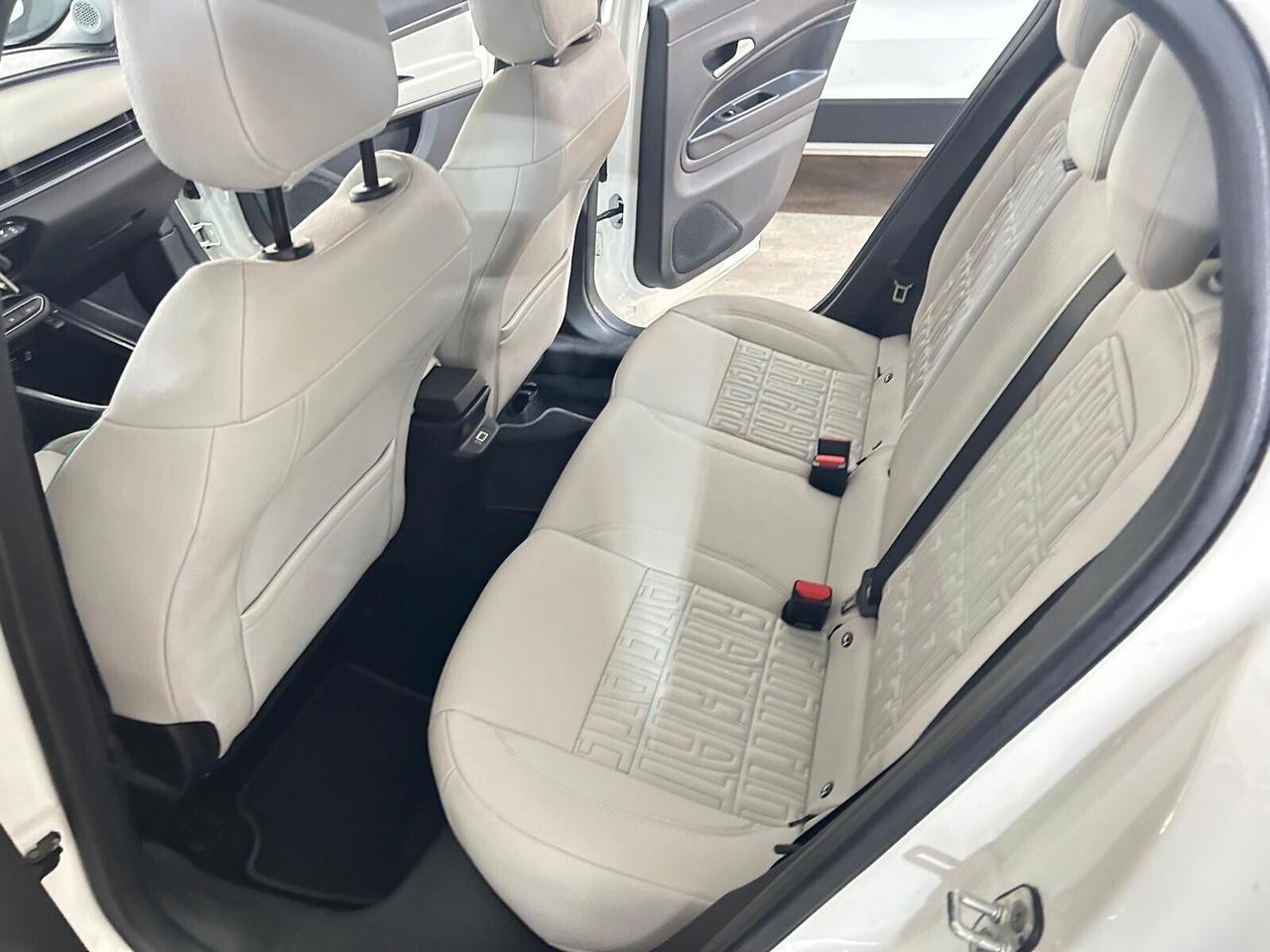 Fiat 600 Hybrid 100 CV DCT MHEV La Prima