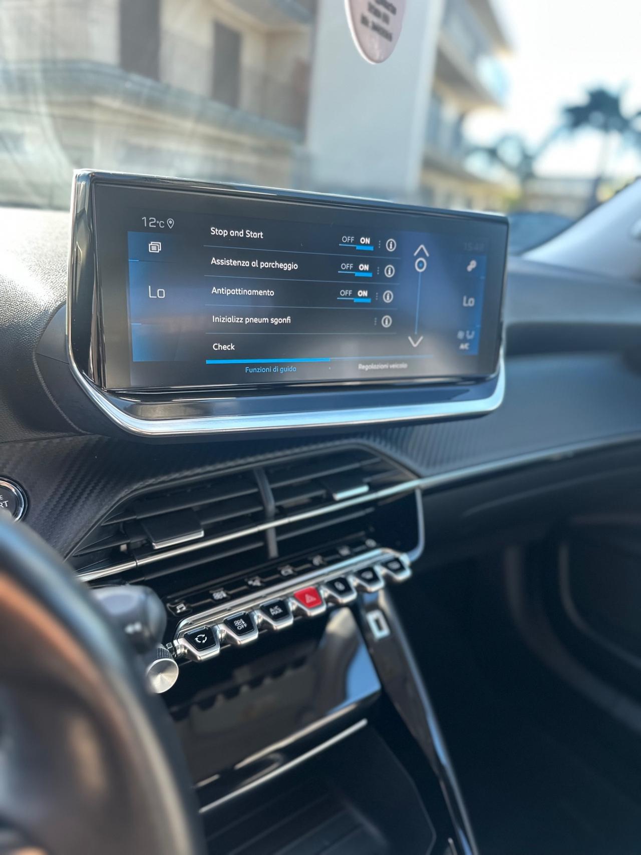 Peugeot 2008 PureTech 130 S&S Allure Navi Pack