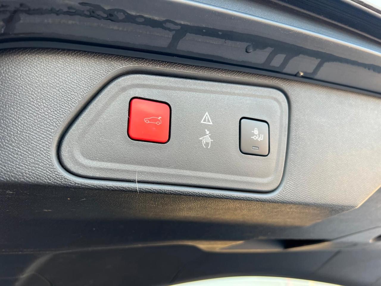 Peugeot 3008 PureTech Turbo 130 GT Line strafull