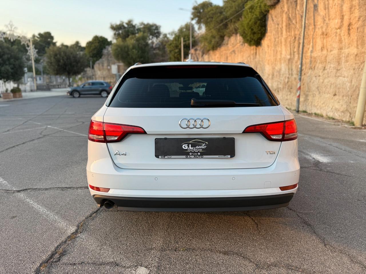 Audi A4 Avant/2.0 S TDI 150 CV/NAVI/LED/CERCHI 17"