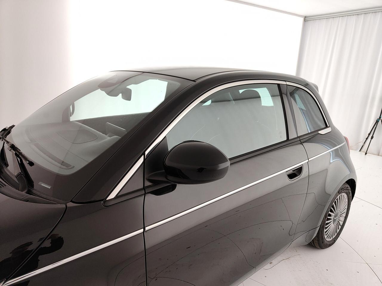 Fiat 500 500e Berlina 42 kWh