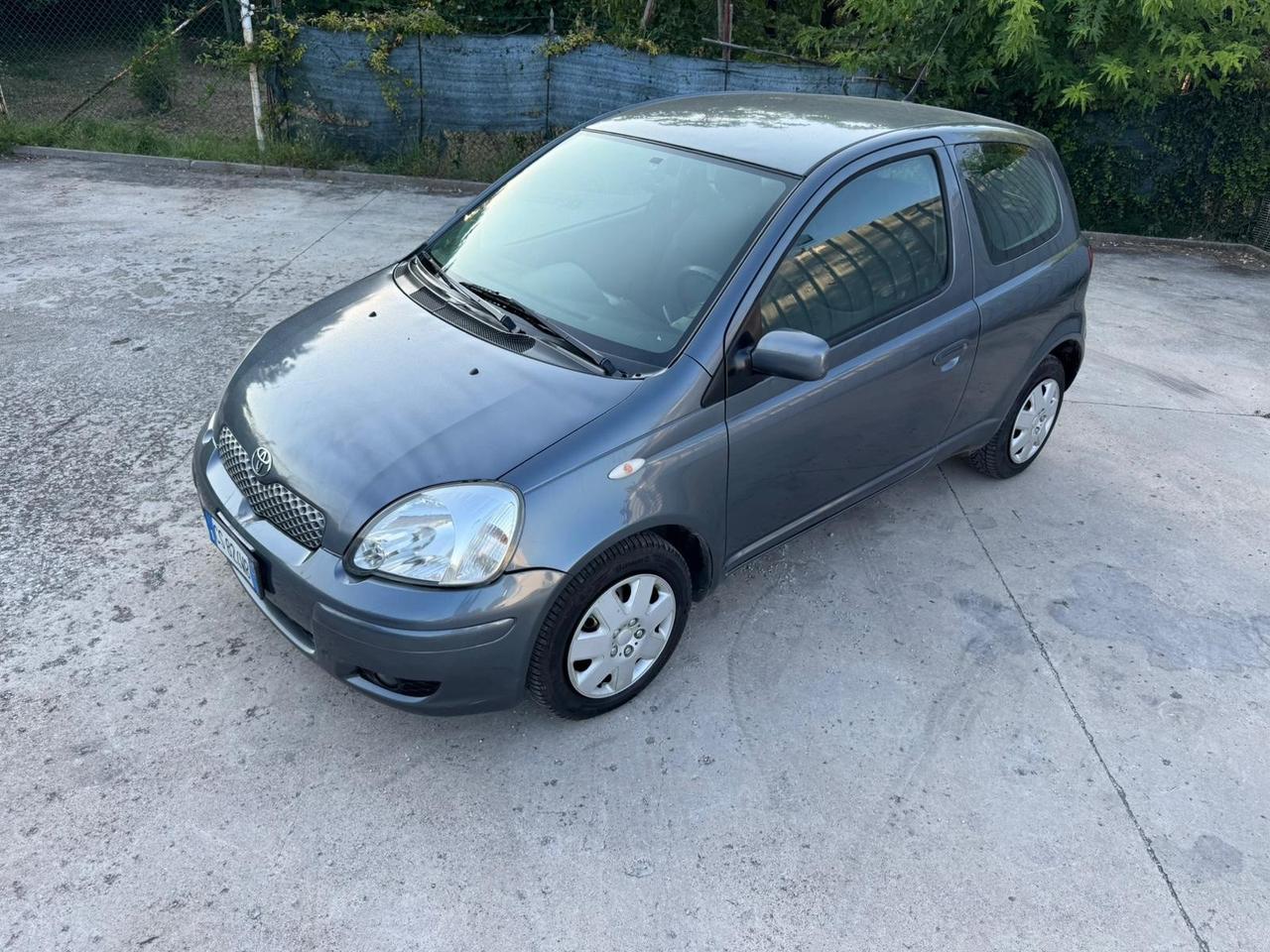 Toyota Yaris 1.0i 16V cat 3 porte Sol