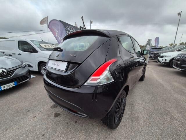 Lancia Ypsilon 1.0 FireFly 5 porte S&S Hybrid Ecochic Silver - 2021