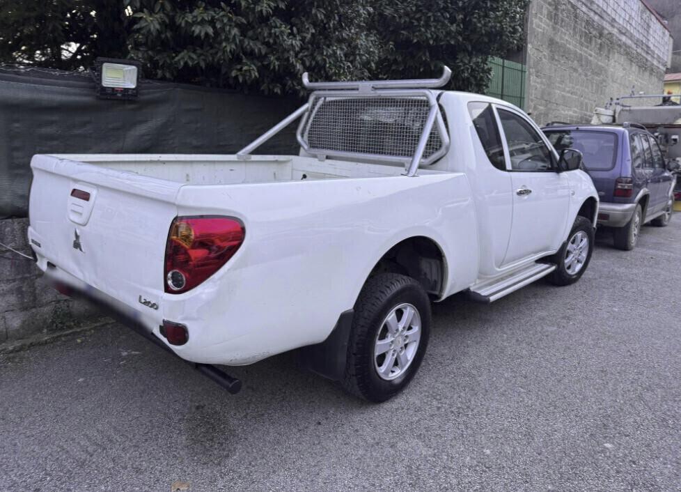 Mitsubishi L200 2.5 DI-D/178CV DC EXTRA CAB 4 POSTI