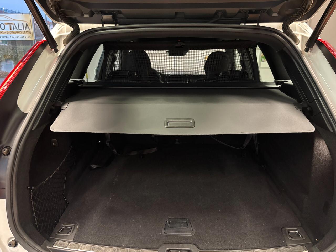 Volvo XC60 2.0 D4 R-design TAGLIANDI CERTIFICATI