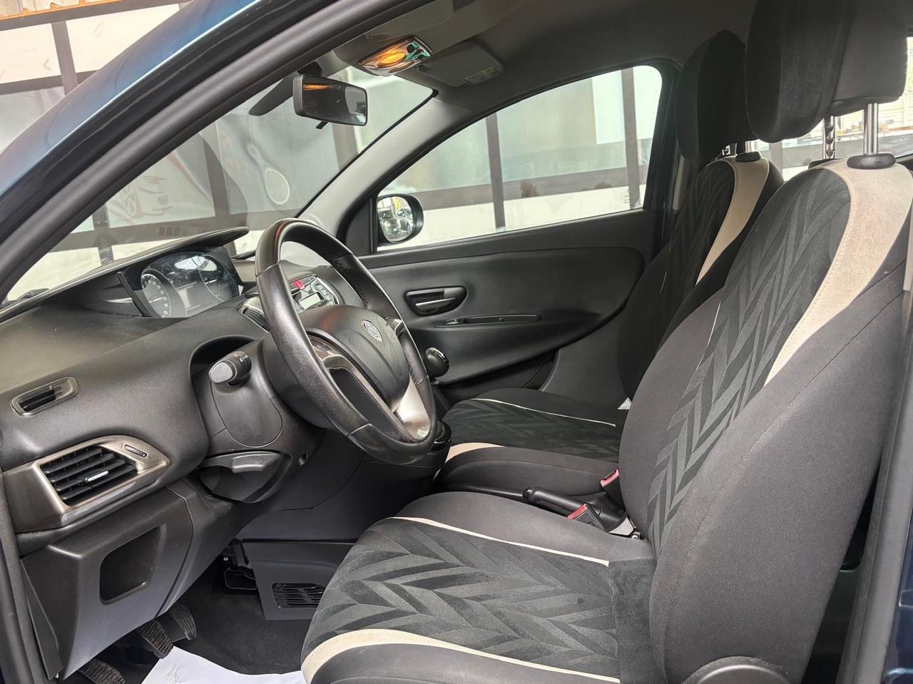 Ypsilon 1.2 69 CV 5P Platinum