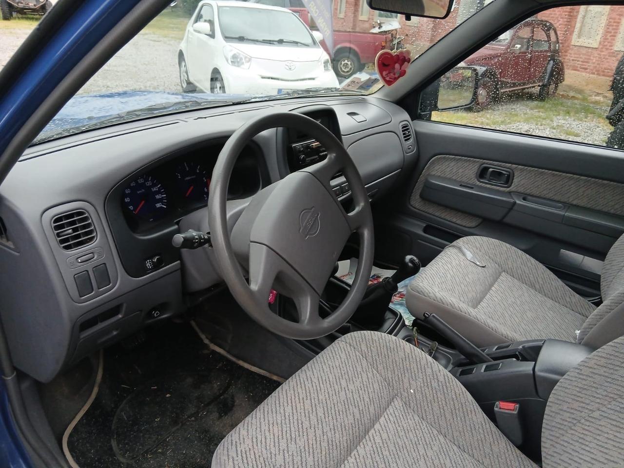 Nissan Navara 2.5 td Doppia cabina